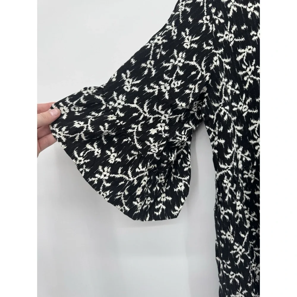Universal Thread Black & White Floral V-neck Short Sleeve Dress‎ S Cottagecore